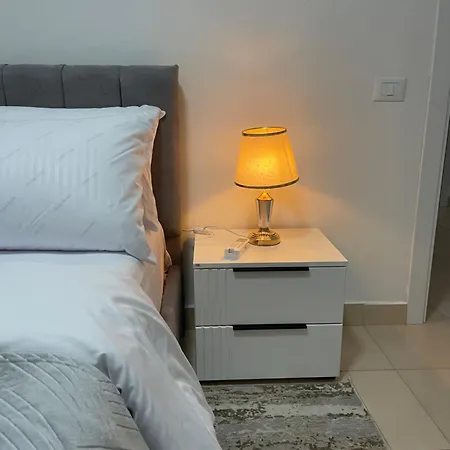 The 5 Maji Escape דירה