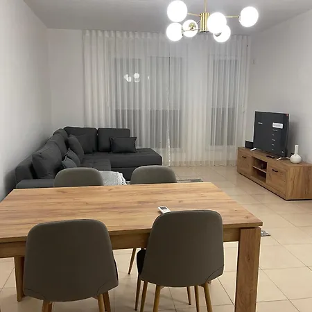 The 5 Maji Escape * Tirana